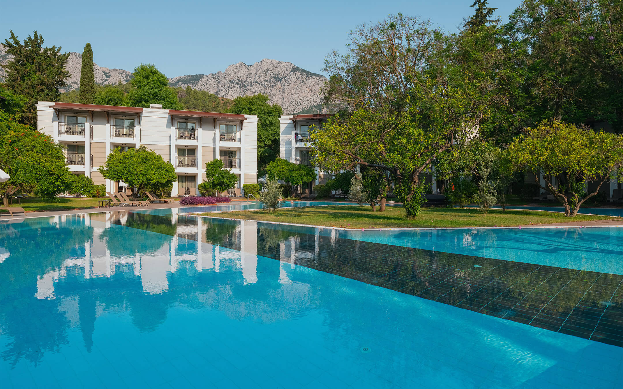 Mandalin Pool