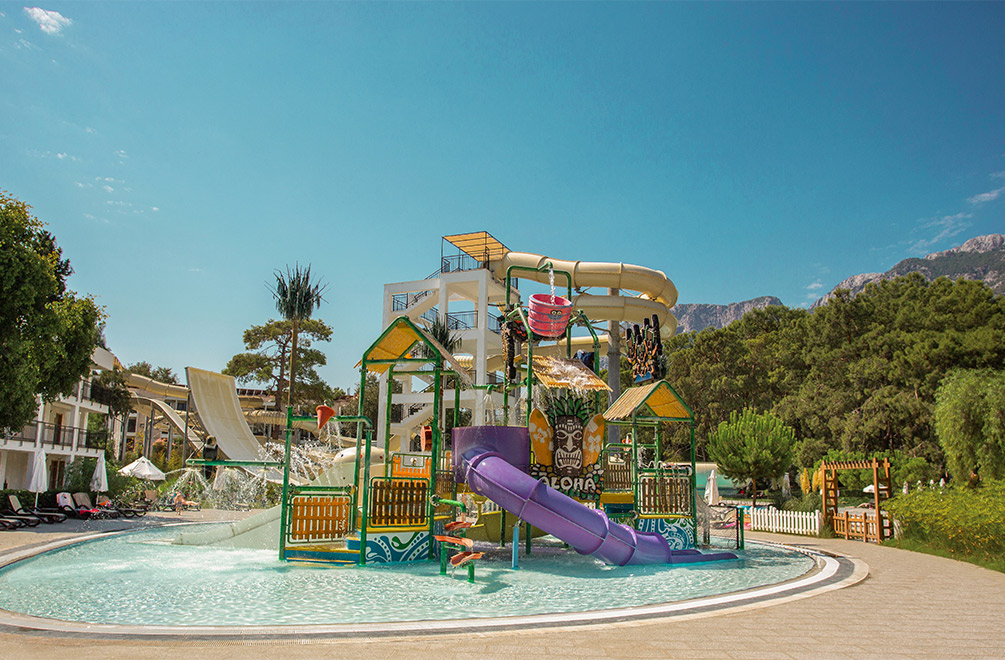 <p>Children love the freedom to explore in this place where happiness permeates every drop.</p>